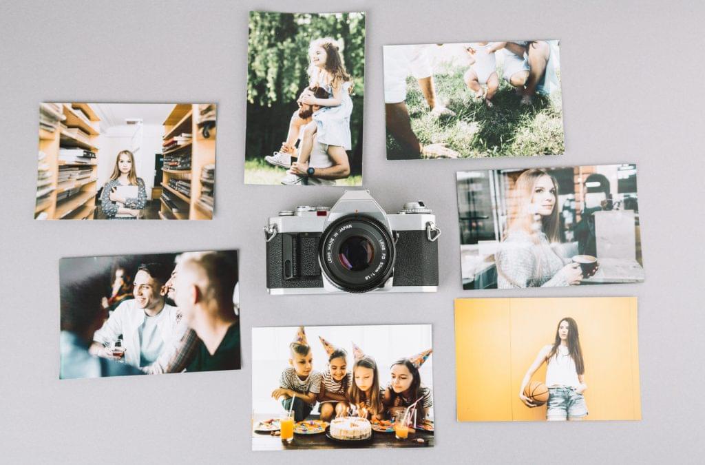 top-view-camera-surrounded-by-pictures top-view-camera-surrounded-by-pictures
